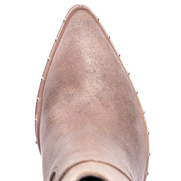 NWT CHINESE LAUNDRY Ramble Champagne Metallic Studded Western Bootie Block heel - Picture 4 of 15